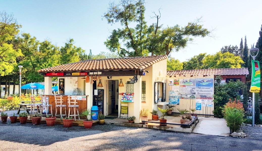 Camping Porte Des Alpilles By M.A Destination Glamping Saint-Étienne-du-Grès 外观 照片