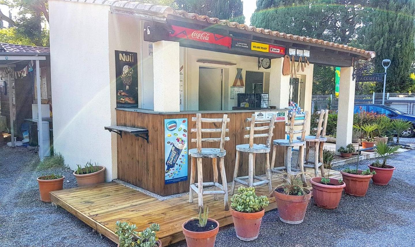 Camping Porte Des Alpilles By M.A Destination Glamping Saint-Étienne-du-Grès 外观 照片