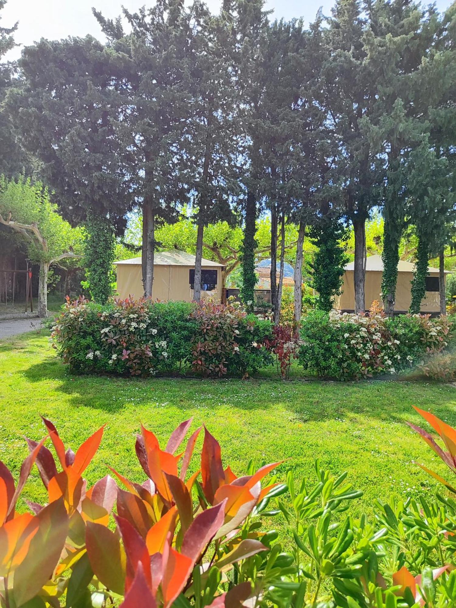 Camping Porte Des Alpilles By M.A Destination Glamping Saint-Étienne-du-Grès 外观 照片