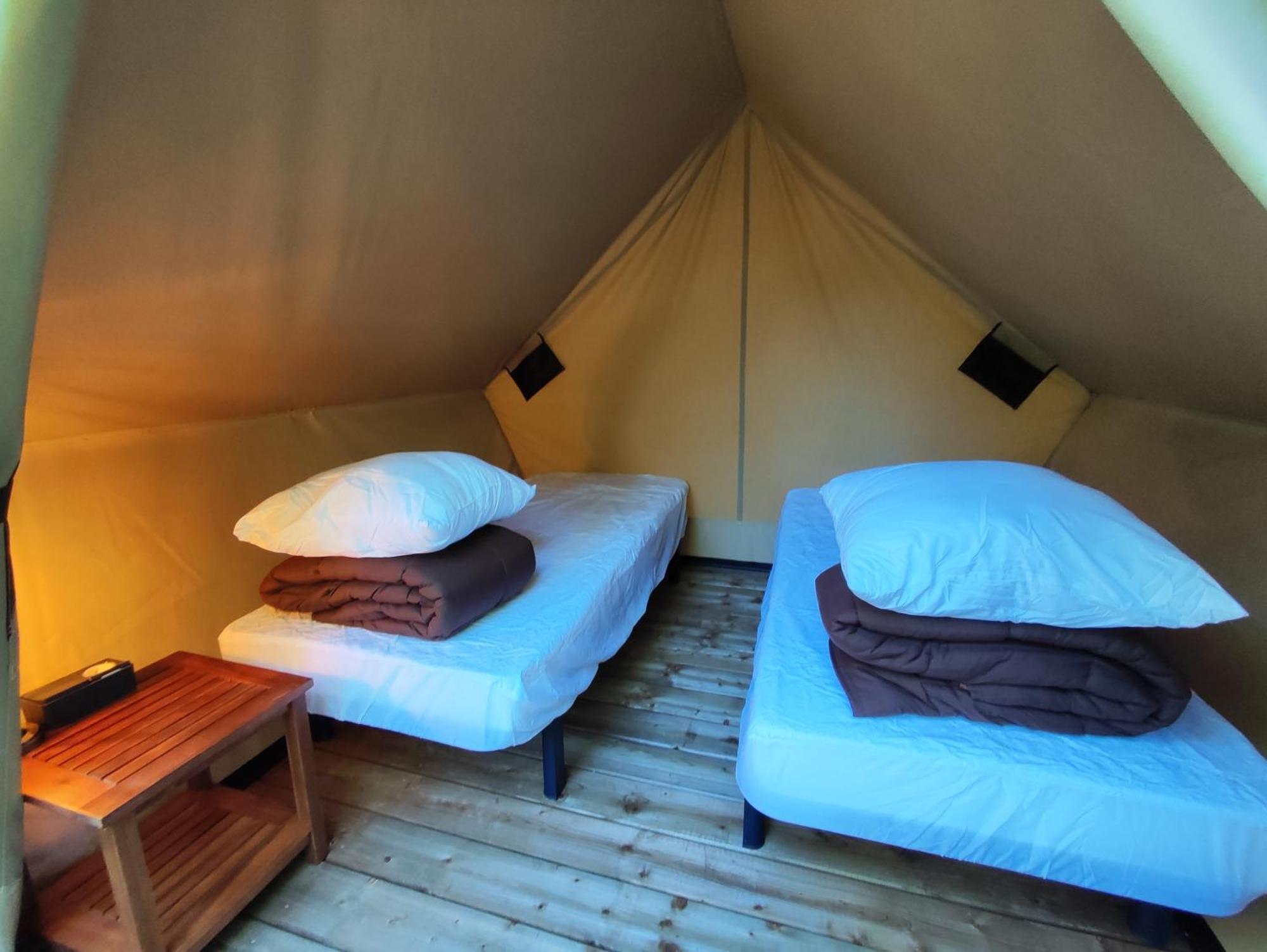 Camping Porte Des Alpilles By M.A Destination Glamping Saint-Étienne-du-Grès 外观 照片