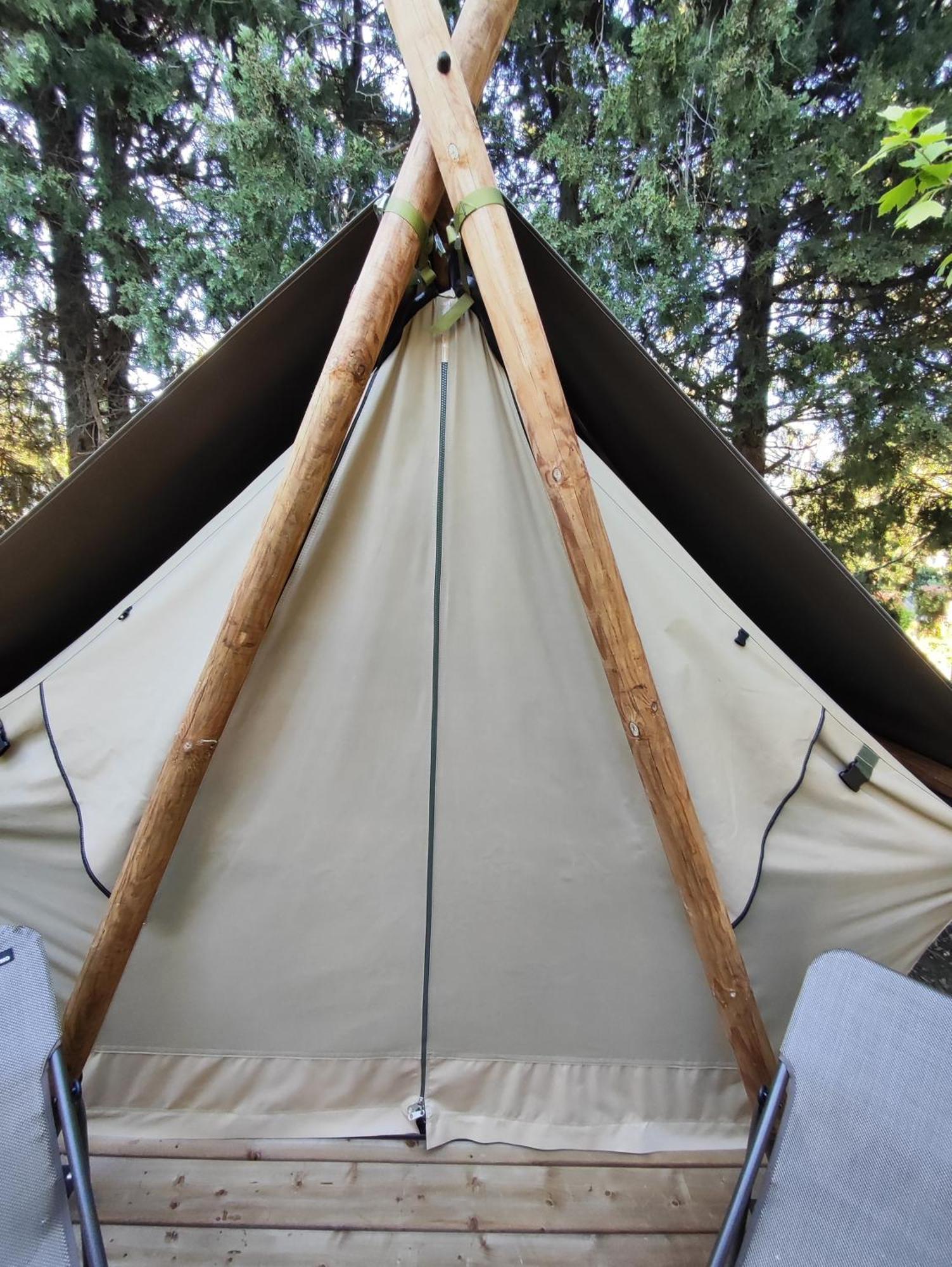 Camping Porte Des Alpilles By M.A Destination Glamping Saint-Étienne-du-Grès 外观 照片
