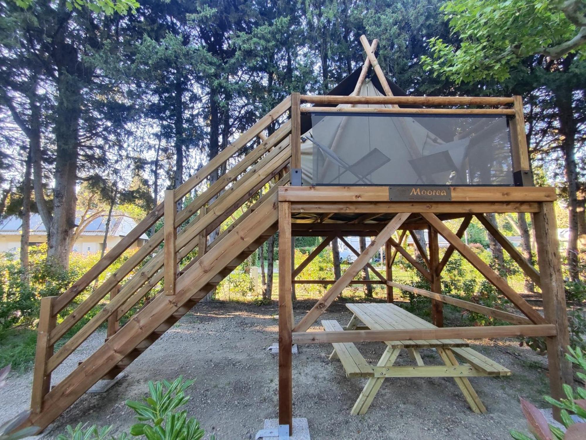 Camping Porte Des Alpilles By M.A Destination Glamping Saint-Étienne-du-Grès 外观 照片