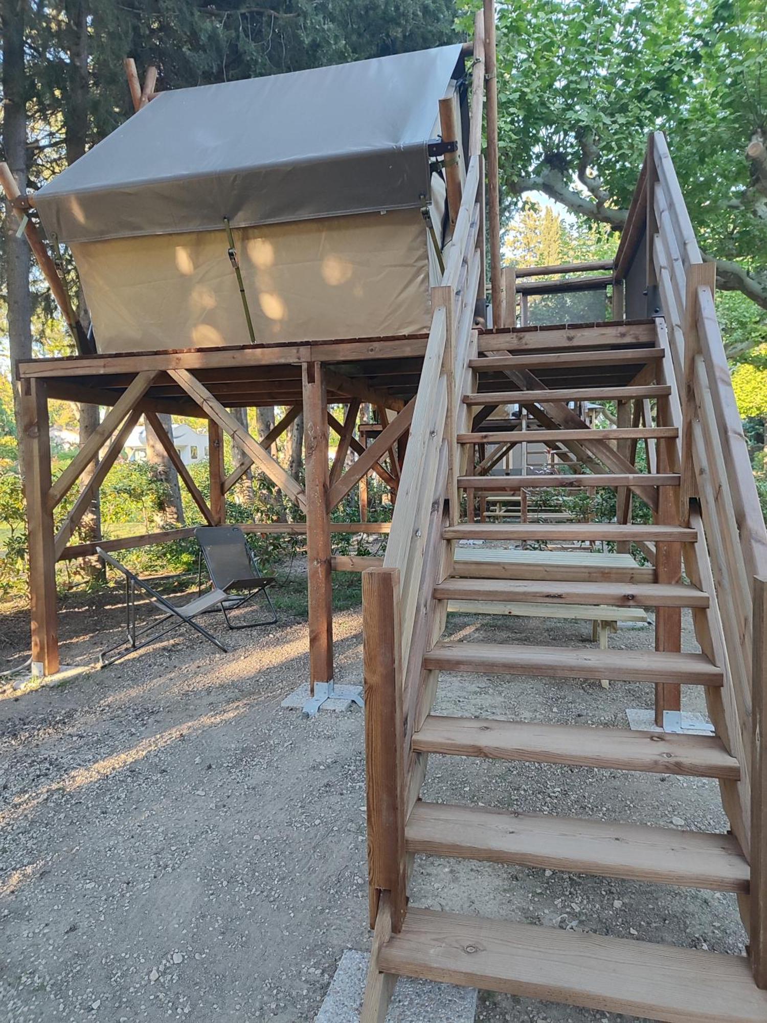 Camping Porte Des Alpilles By M.A Destination Glamping Saint-Étienne-du-Grès 外观 照片